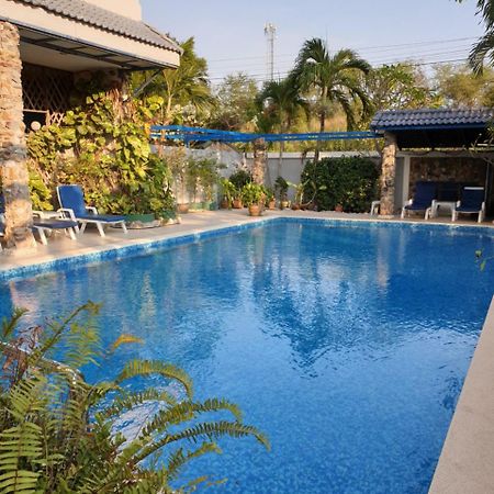 Villa Germania Pattaya Luaran gambar