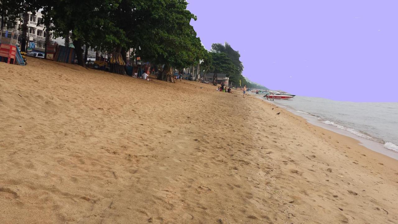 Villa Germania Pattaya Luaran gambar