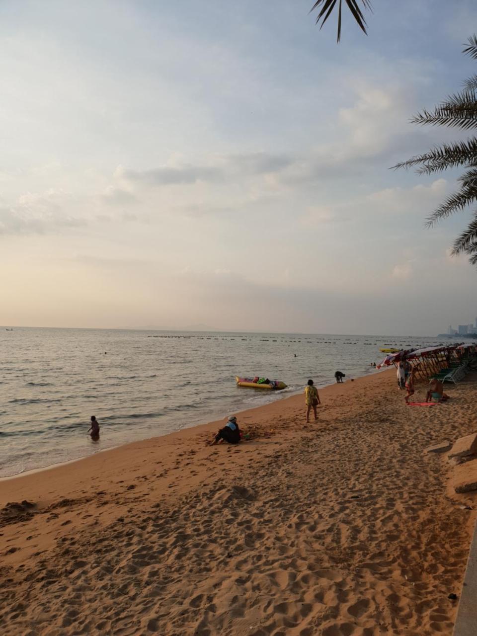 Villa Germania Pattaya Luaran gambar