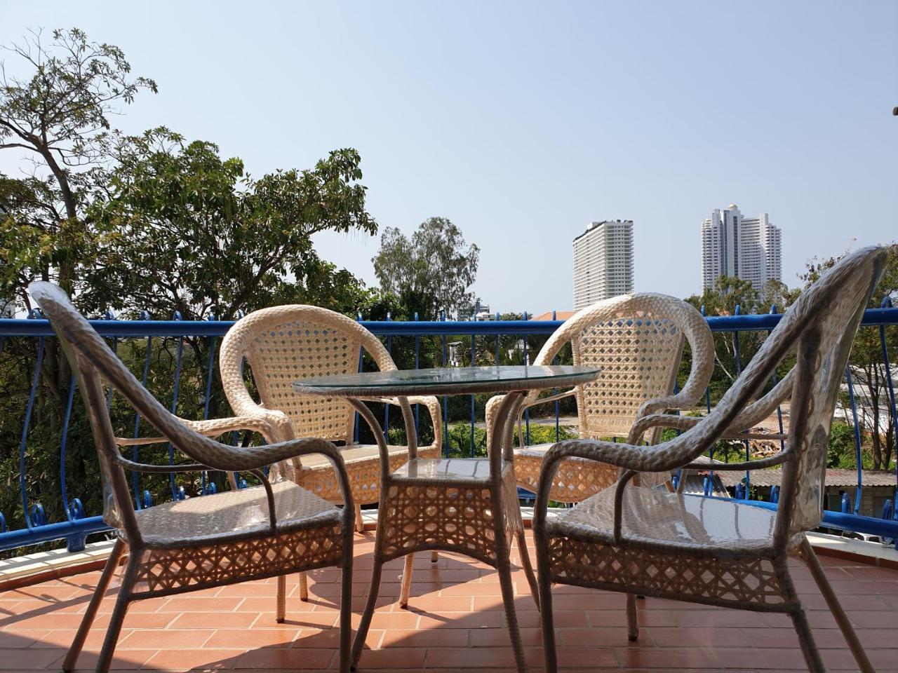 Villa Germania Pattaya Luaran gambar